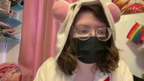 Snapshot of tulipisnotaperson chatting on February 2, 7:45 pm Tulip online show from February 2, 7:45 pm