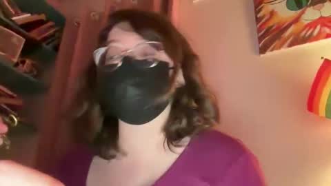 Snapshot of tulipisnotaperson chatting on February 11, 5:01 am Tulip online show from February 11, 5:01 am