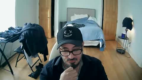 Snapshot of tuscan_taurus chatting on October 23, 7:23 pm tuscan_taurus online show from October 23, 7:23 pm