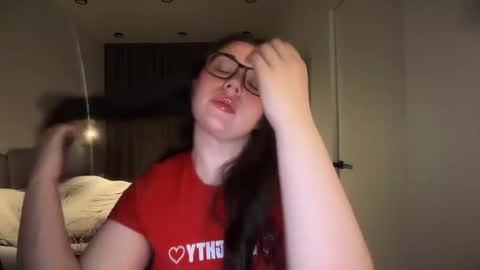 Snapshot of tutti_frutti_ chatting on May 28, 8:28 pm Ariana online show from May 28, 8:28 pm