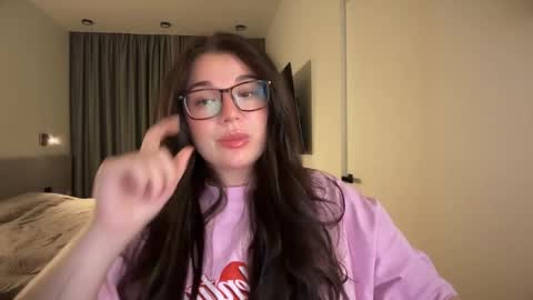 Snapshot of tutti_frutti_ chatting on June 2, 8:33 pm Ariana online show from June 2, 8:33 pm