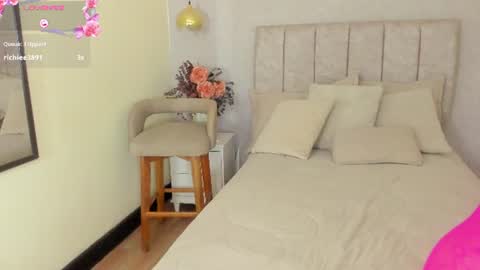 Snapshot of tutu_milf chatting on June 13, 7:12 pm Tutu online show from June 13, 7:12 pm