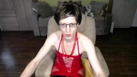 Clementine online show from June 6, 9:25 am