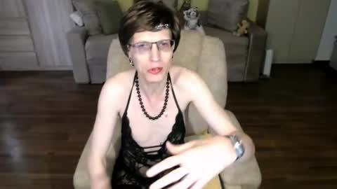 Clementine online show from July 8, 11:04 am