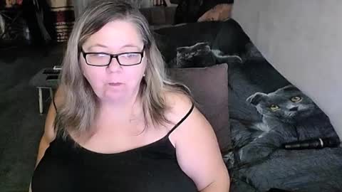 Lana online show from February 19, 11:45 pm