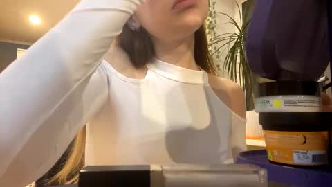 Emily online show from February 5, 3:38 pm