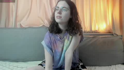 twannathidphy online show from May 3, 12:55 pm