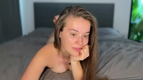 Snapshot of twerking_girl_ chatting on August 3, 3:27 am new hot online show from August 3, 3:27 am