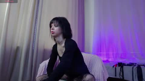 Snapshot of twiggysmith chatting on June 21, 11:02 am Twiggy online show from June 21, 11:02 am