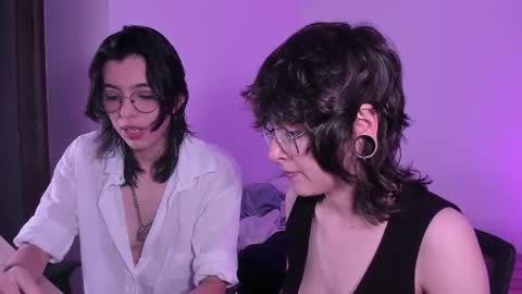 Snapshot of twilightmuses chatting on November 8, 9:24 pm Eve Lili online show from November 8, 9:24 pm