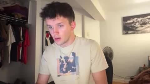 Snapshot of twink2048 chatting on December 14, 10:36 pm twink2048 online show from December 14, 10:36 pm