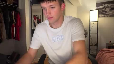 Snapshot of twink2048 chatting on December 16, 1:32 am twink2048 online show from December 16, 1:32 am