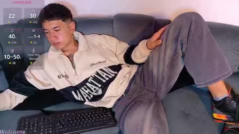 Mr Daren online show from March 3, 6:14 pm