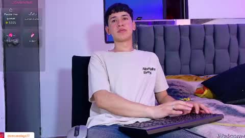 Mr Daren online show from June 6, 7:07 pm
