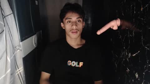 Snapshot of twink_hairyass69 chatting on December 3, 1:32 pm Aladin online show from December 3, 1:32 pm