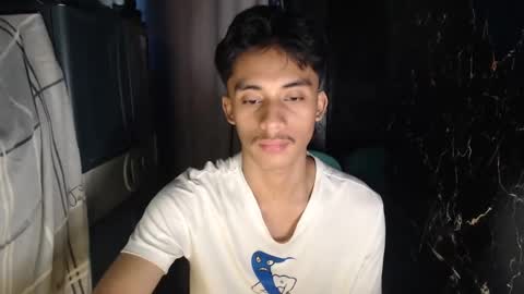 Snapshot of twink_hairyass69 chatting on December 4, 9:18 am Aladin online show from December 4, 9:18 am