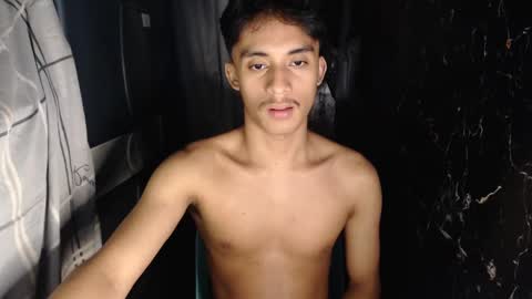 Snapshot of twink_hairyass69 chatting on December 6, 4:38 pm Aladin online show from December 6, 4:38 pm