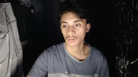 Snapshot of twink_hairyass69 chatting on December 19, 1:51 pm Aladin online show from December 19, 1:51 pm