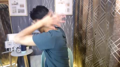 Snapshot of twink_hairyass69 chatting on December 28, 12:35 pm Aladin online show from December 28, 12:35 pm