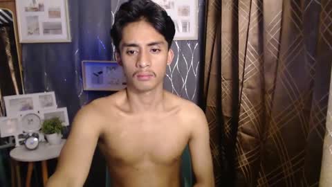 Snapshot of twink_hairyass69 chatting on January 5, 3:55 pm Aladin online show from January 5, 3:55 pm