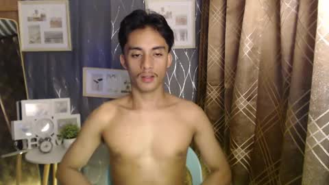 Snapshot of twink_hairyass69 chatting on January 10, 7:00 pm Aladin online show from January 10, 7:00 pm