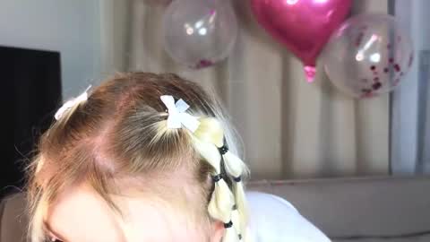 twinklefluff online show from November 28, 4:20 pm