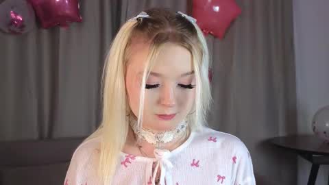 twinklefluff online show from December 4, 4:27 pm