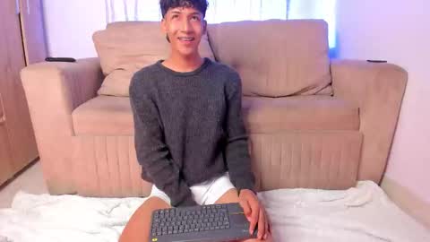 twinksboys_23 online show from January 5, 7:28 pm