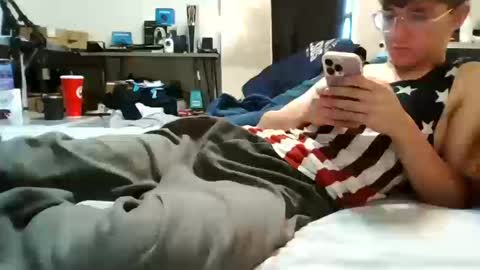 Snapshot of twinktools chatting on October 13, 3:01 pm shytwink online show from October 13, 3:01 pm