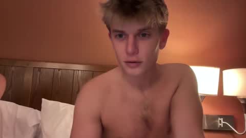 Snapshot of twinkytwunky chatting on January 9, 4:04 am twinkytwunky online show from January 9, 4:04 am