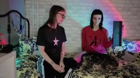 Sin and Skin online show from February 25, 10:19 pm