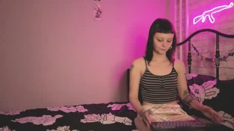 Sin and Skin online show from March 27, 2:39 pm