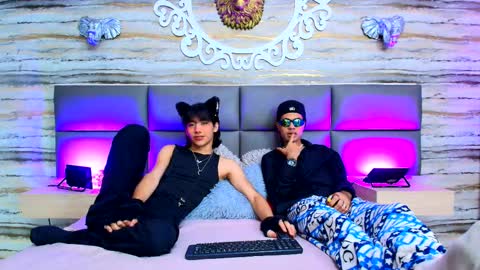 twinslovers_ online show from September 21, 7:48 pm