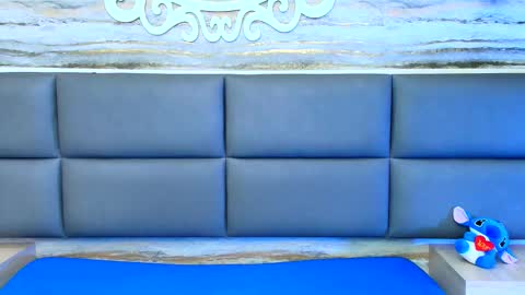 Snapshot of twinslovers_ chatting on October 28, 11:07 pm twinslovers_ online show from October 28, 11:07 pm