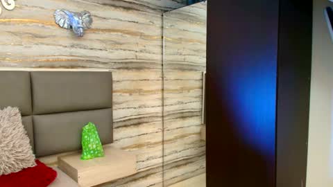 Snapshot of twinslovers_ chatting on November 3, 12:35 am twinslovers_ online show from November 3, 12:35 am