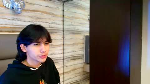 Snapshot of twinslovers_ chatting on November 4, 10:20 pm twinslovers_ online show from November 4, 10:20 pm