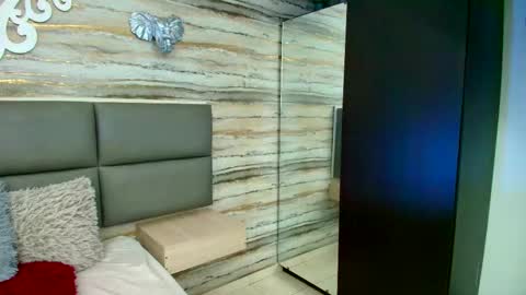 Snapshot of twinslovers_ chatting on November 5, 10:21 pm twinslovers_ online show from November 5, 10:21 pm