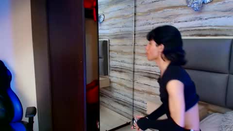 Snapshot of twinslovers_ chatting on November 21, 3:38 am twinslovers_ online show from November 21, 3:38 am