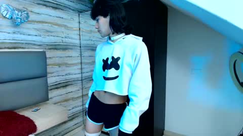 Snapshot of twinslovers_ chatting on November 25, 1:27 am twinslovers_ online show from November 25, 1:27 am