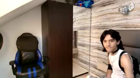 Snapshot of twinslovers_ chatting on December 1, 9:53 pm twinslovers_ online show from December 1, 9:53 pm