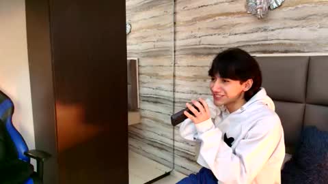 Snapshot of twinslovers_ chatting on December 5, 3:26 am twinslovers_ online show from December 5, 3:26 am