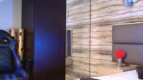 twinslovers_ online show from March 7, 4:20 am