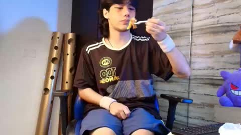 twinslovers_ online show from March 12, 4:18 am