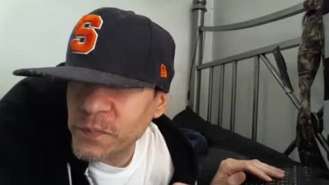 Snapshot of twistedvanilla chatting on December 14, 8:40 pm twistedvanilla online show from December 14, 8:40 pm