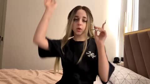 Snapshot of twivi chatting on October 31, 5:14 pm twivi online show from October 31, 5:14 pm