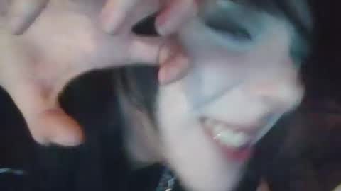 Snapshot of twizzytoxic22 chatting on June 17, 3:46 pm twizzytoxic22 online show from June 17, 3:46 pm