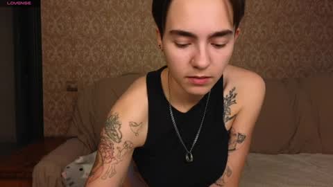 Snapshot of twobabesweet chatting on August 1, 4:56 am Welcome guys We Lili and Vic PVT open online show from August 1, 4:56 am