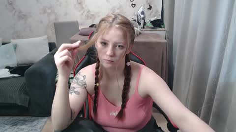 Snapshot of twocutiecats chatting on February 7, 11:56 am Eva and Tim online show from February 7, 11:56 am