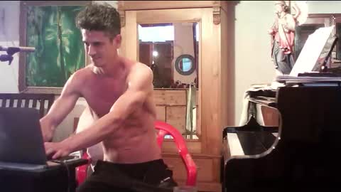 TobeBritta online show from November 5, 9:48 pm