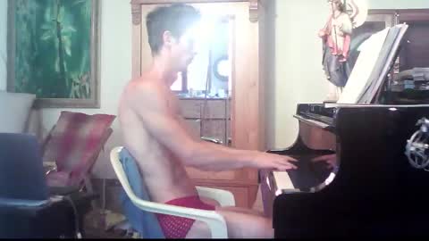 TobeBritta online show from December 18, 8:26 pm